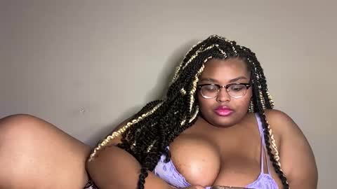 vanessaskyies online show from May 16, 11:38 pm