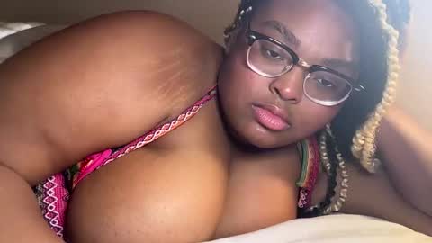 vanessaskyies online show from May 27, 3:52 am