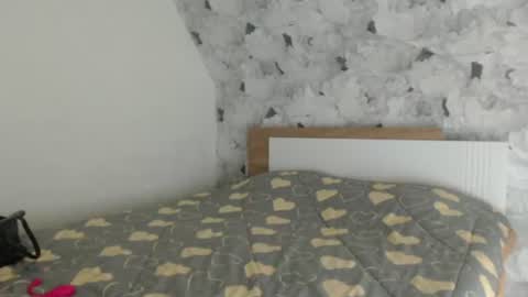 vanessasmuthh online show from August 9, 2:51 pm