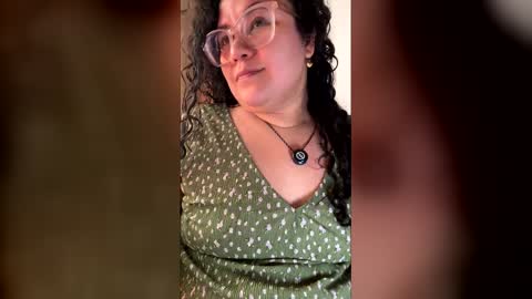 V A N E S S A  online show from May 3, 6:57 pm