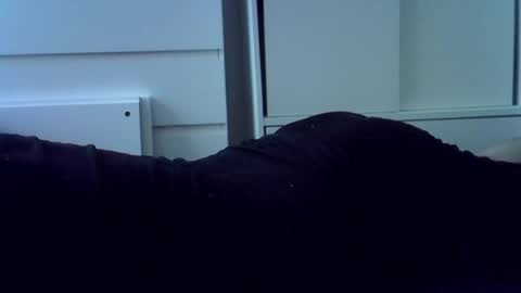 vanilla_cupcake online show from August 9, 1:45 pm