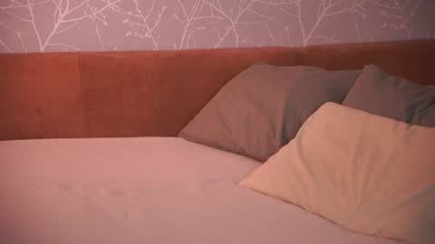 Sophie online show from August 4, 1:35 am