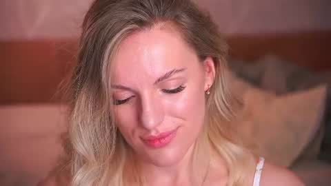 Sophie online show from August 5, 12:19 am