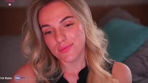 Sophie online show from August 16, 9:30 pm