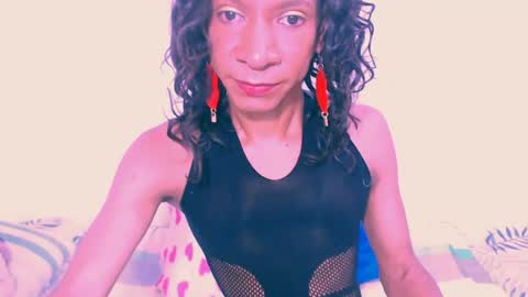 vannesascott online show from July 19, 9:06 pm