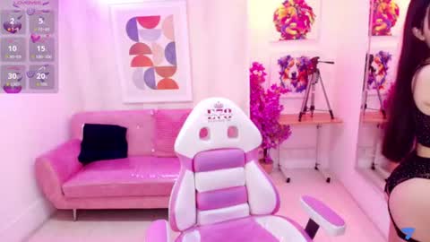   online show from August 17, 12:32 pm