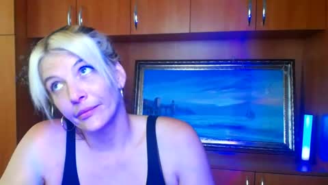Vanessa online show from August 4, 9:39 am