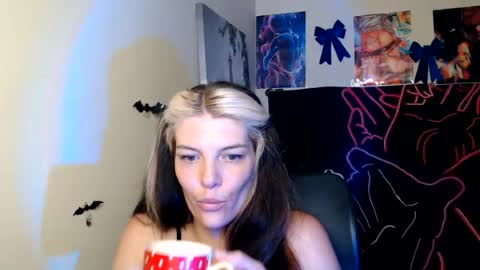 Vanessa online show from August 12, 5:10 am