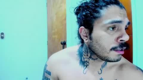 vanvelckan_ online show from July 19, 1:51 am