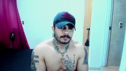 vanvelckan_ online show from July 24, 5:21 am