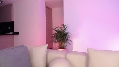 varenka_ivanova22 online show from August 18, 5:19 pm