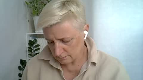 vea_motty online show from August 1, 1:28 pm