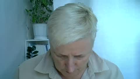 vea_motty online show from August 2, 3:30 pm