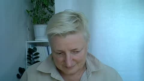 vea_motty online show from August 2, 4:36 pm