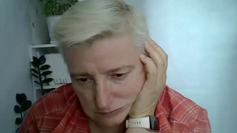 vea_motty online show from August 7, 1:22 pm