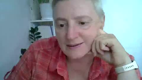 vea_motty online show from August 16, 2:32 pm