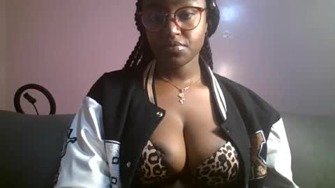 vee_quest online show from August 3, 11:45 pm