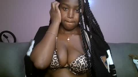 vee_quest online show from August 4, 1:57 am