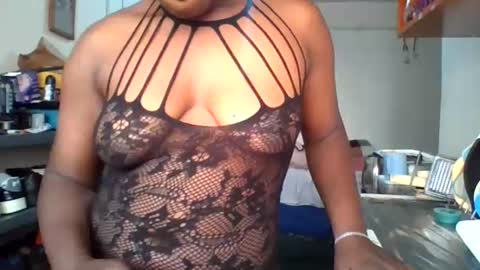 vee_tommy online show from July 17, 10:48 am