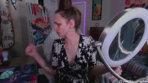 Violet Weatherbee online show from August 16, 12:58 am