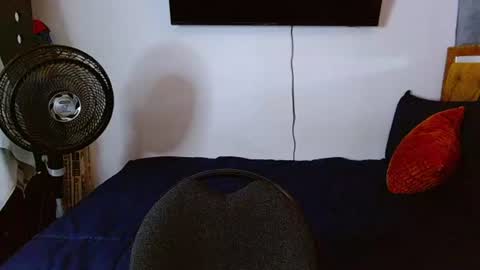 velk_hot1 online show from August 11, 9:17 pm