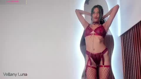 vellanyluna online show from August 7, 4:40 pm