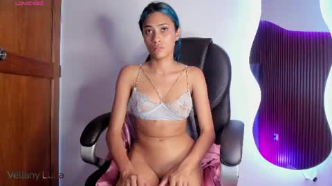 vellanyluna online show from August 14, 8:01 pm