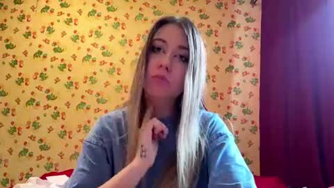 Chloe online show from August 26, 9:16 am