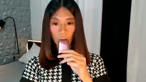 velvet_angela online show from August 9, 12:22 am
