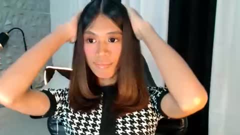 velvet_angela online show from August 11, 5:48 pm