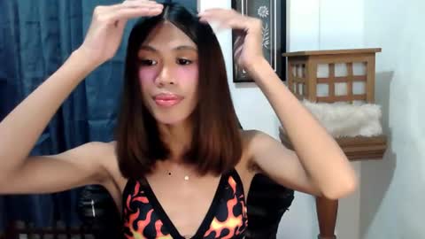 velvet_angela online show from August 14, 10:08 am