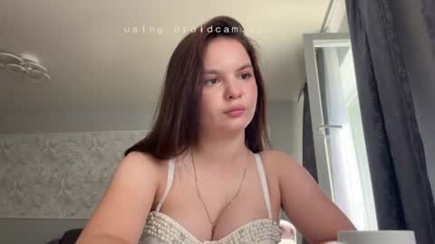 velvet_berry_ online show from August 11, 12:51 pm