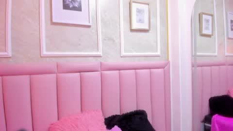 velvet_giirll online show from August 13, 6:33 pm