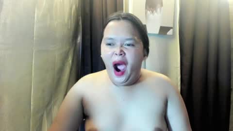 velvet_jess online show from August 12, 9:22 am