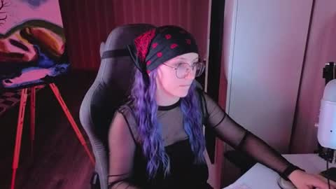 Violet online show from August 7, 8:20 pm