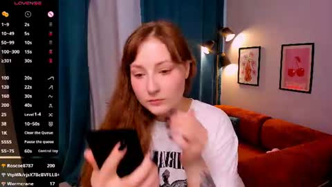 Mia online show from July 30, 8:54 am