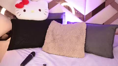 velvett_moon__ online show from August 12, 7:11 am