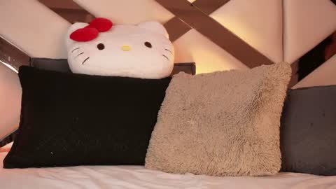 velvett_moon__ online show from August 13, 5:32 am