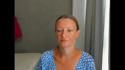 velvetzara online show from August 12, 3:03 pm