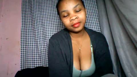 velyssa online show from August 11, 3:58 pm
