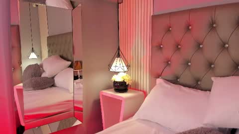 venez sofia  online show from August 3, 6:37 pm