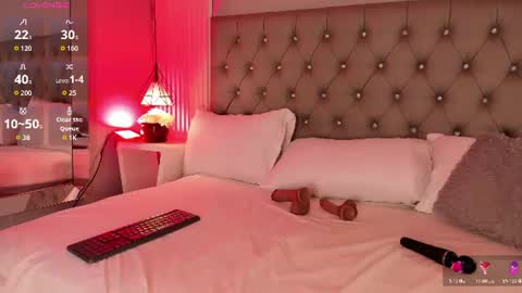 venez sofia  online show from August 15, 6:45 pm