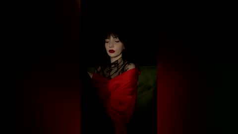 venom_goddess online show from May 9, 8:22 pm