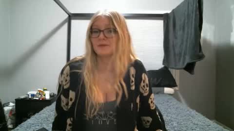 venomandvine online show from February 19, 11:35 pm