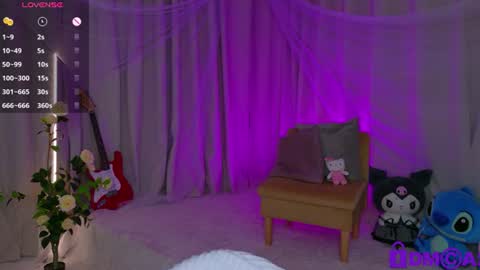 venomeowww_ online show from August 11, 6:15 am