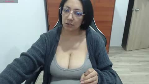 venus496613 online show from August 1, 1:55 am