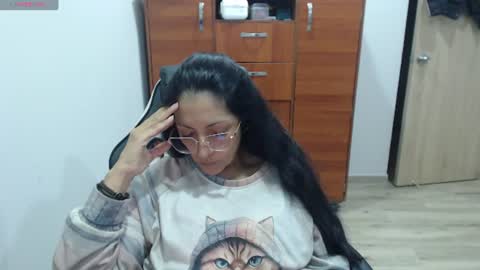 venus496613 online show from August 5, 11:58 pm