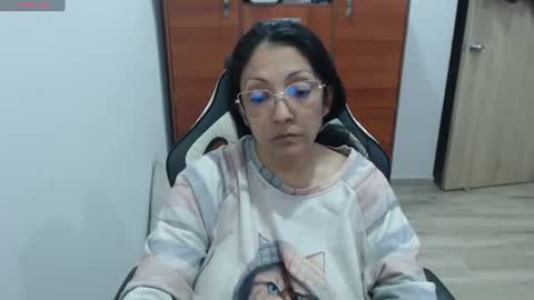 venus496613 online show from August 6, 11:15 pm