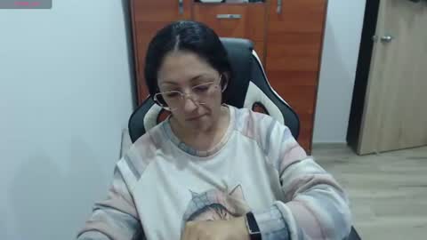 venus496613 online show from August 7, 1:27 am