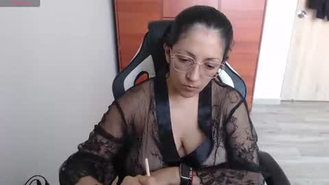 venus496613 online show from August 10, 9:38 pm